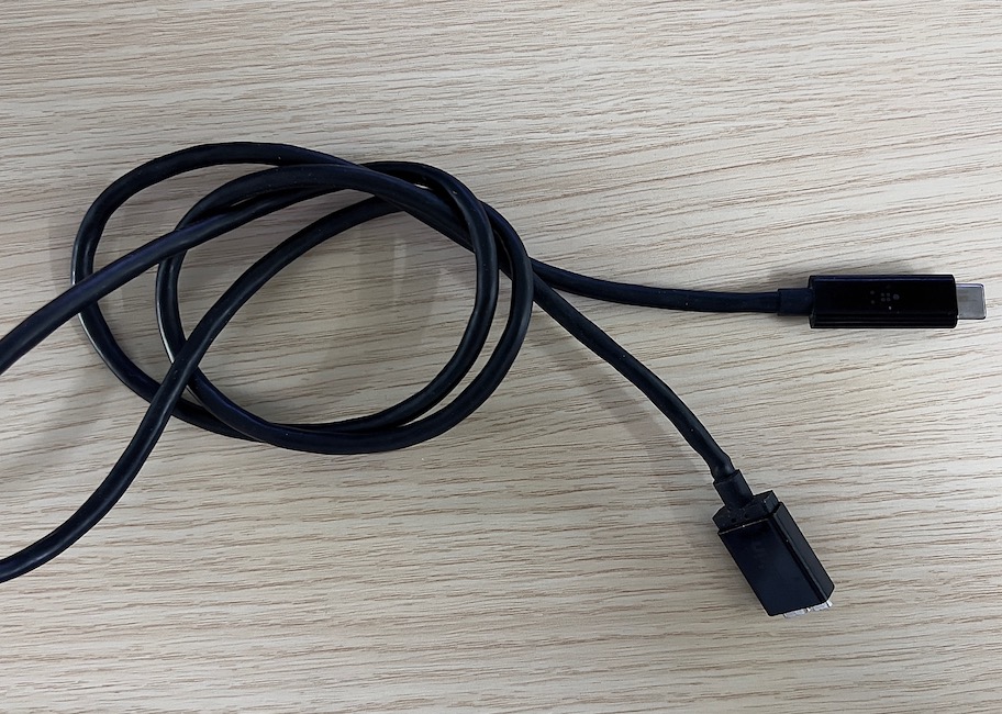 USB-micro to USB-C cable