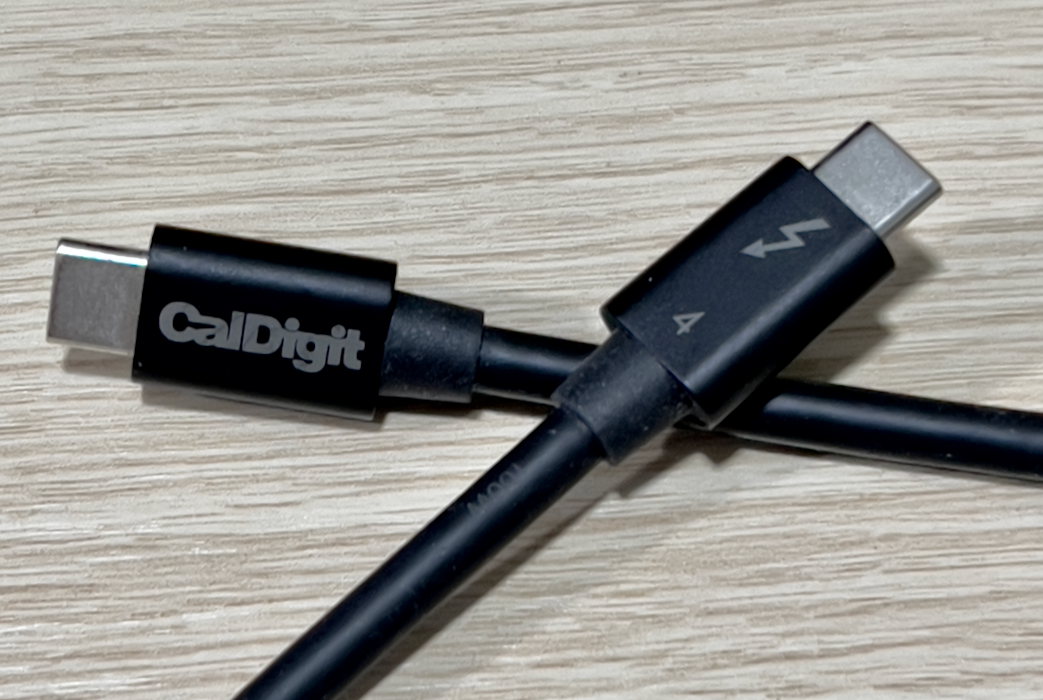 Thunderbolt 4 cable