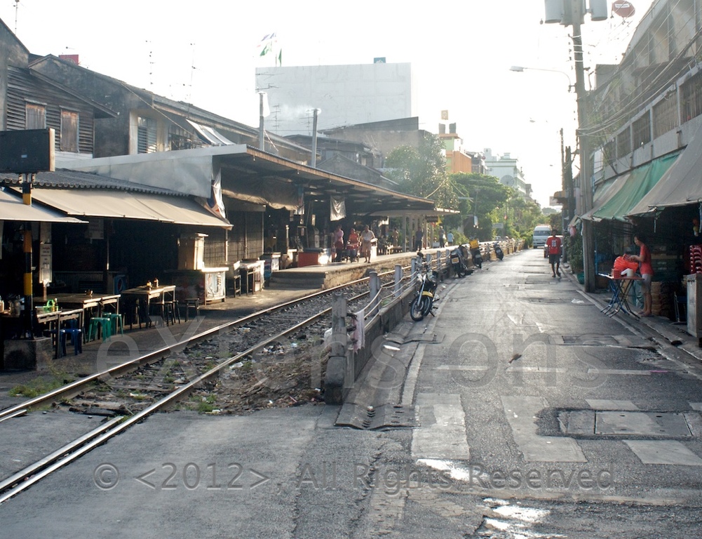 Thonburi side