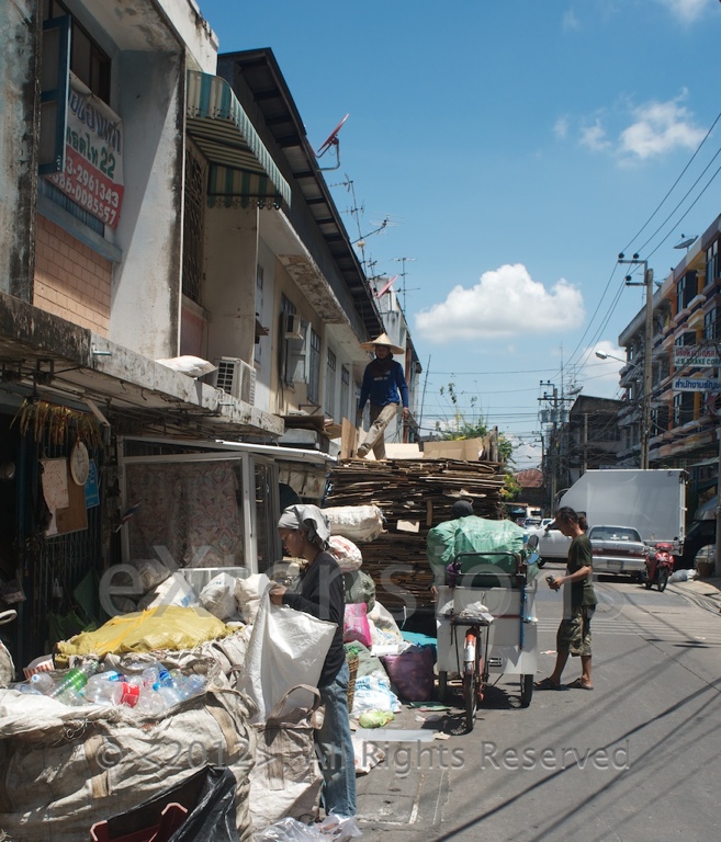 Thonburi side