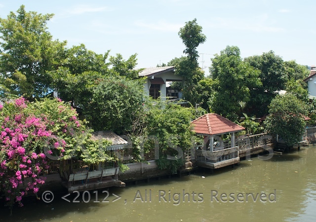 Thonburi side