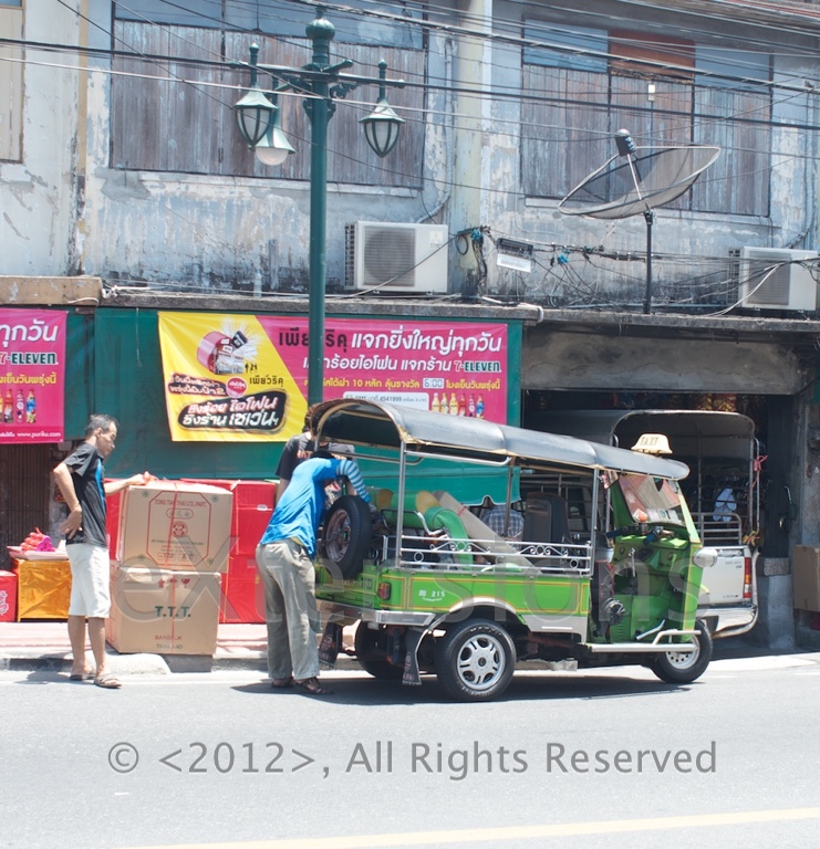 Thonburi side