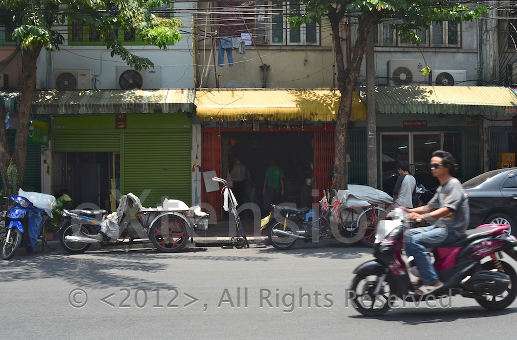 Thonburi side