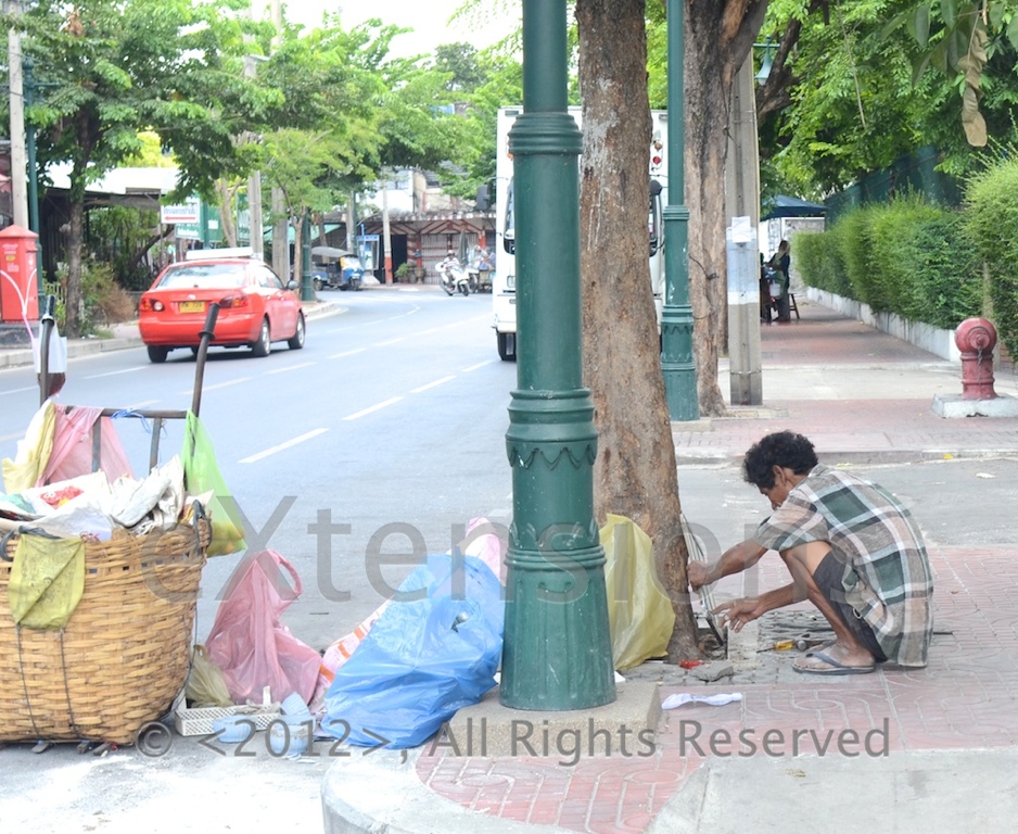 Thonburi side