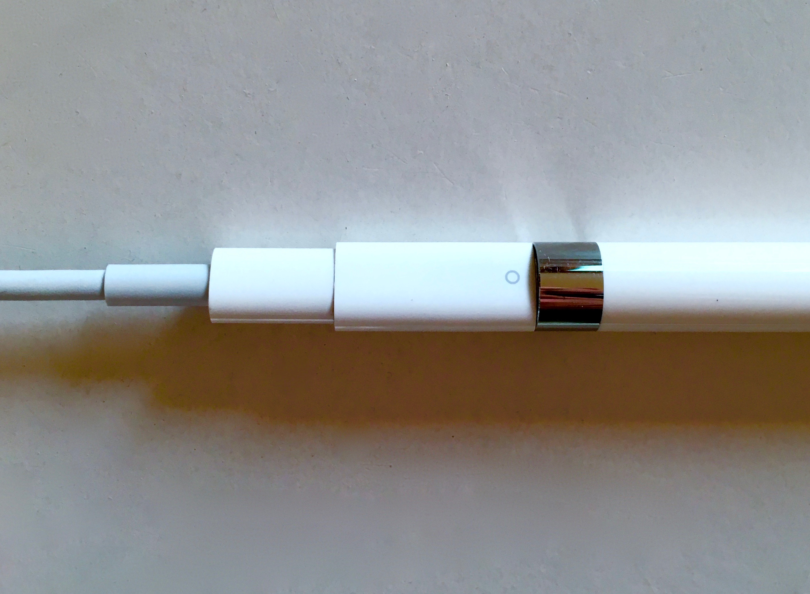 Charging Apple Pencil