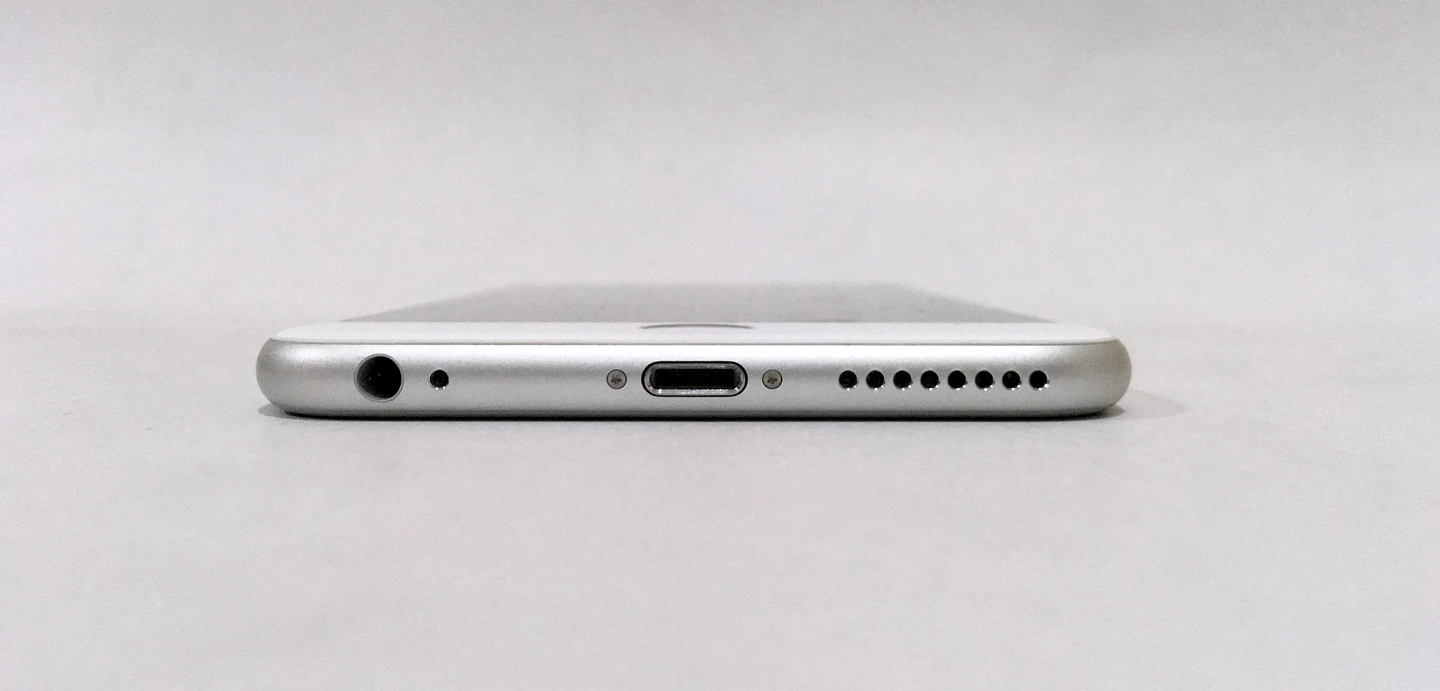 iPhone 6s Plus end view