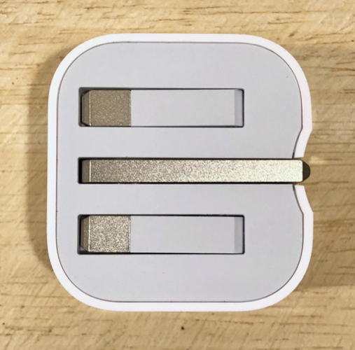 Apple UK plug