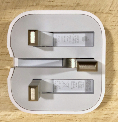 Apple UK plug