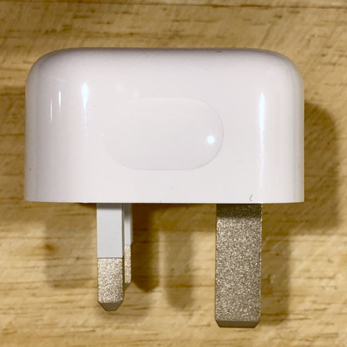 Apple UK plug