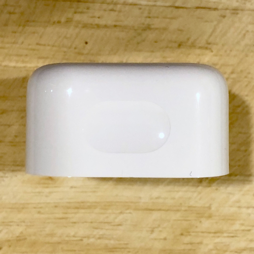 Apple UK plug