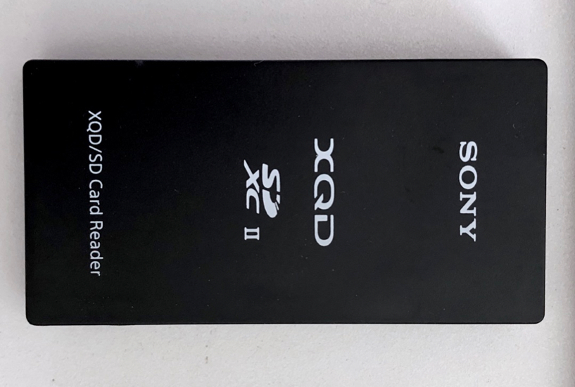 XQD card and card reader